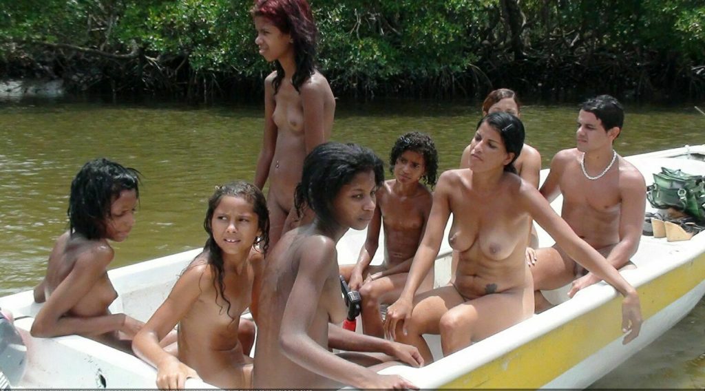 New Family nudist pics - Brazilian naturist party