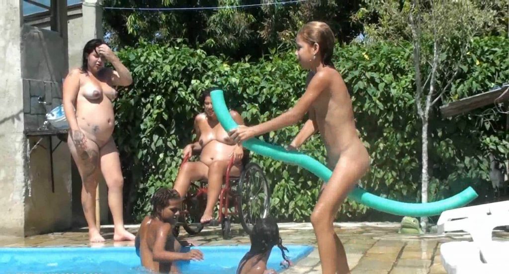 Video from the life of a nudist family in Brazil - Oceanic Backyard Noon [Purenudism]