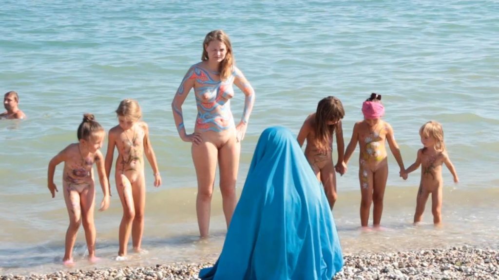 Ukrainian nudists celebrate Neptune Day